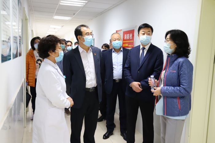 4.2021年10月9日 北京大学肿瘤医院 副院长邢沫等专家莅临医院进行调研 (4).JPG
