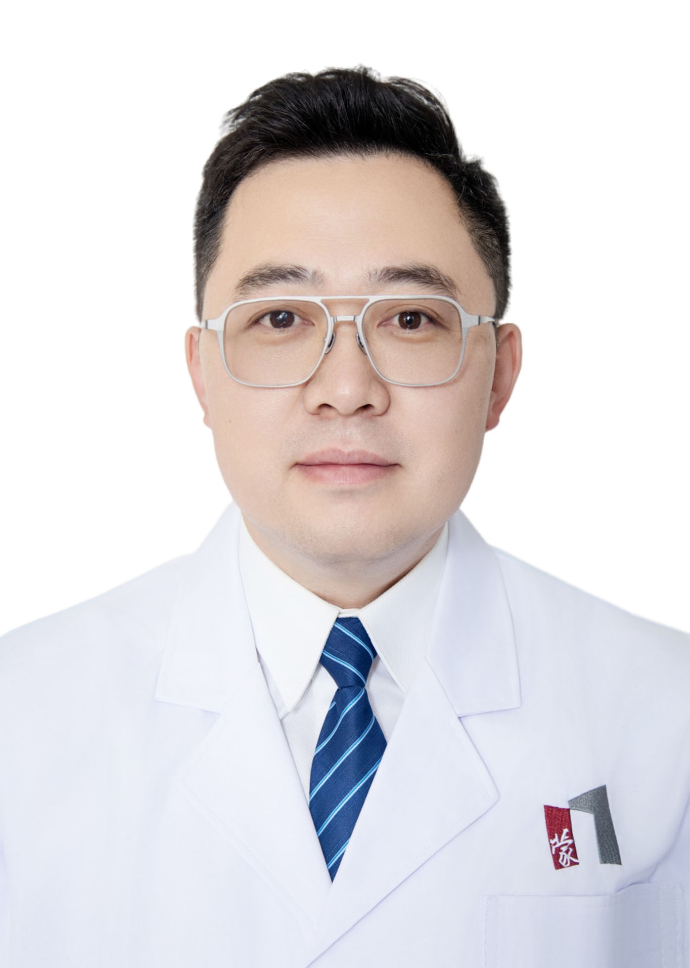 李巍